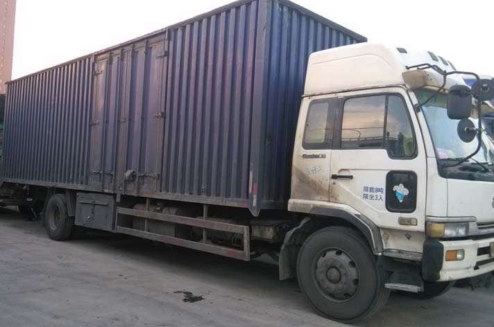 9.6米單橋廂式貨車介紹